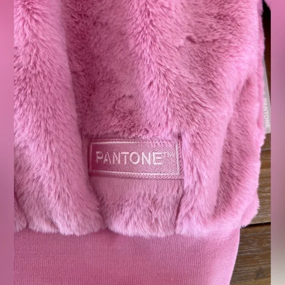 NWT Pantone Fuzzy Pink Puffer Jacket - Picture 3 of 7